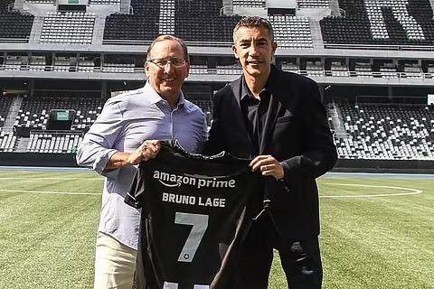 九游体育-没有人比这个美国佬更懂“当被告”的滋味