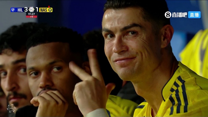 九游体育网站入口-C罗做手势暗示被"偷窃"，拜因体育：C罗可能面临2至4场禁赛+罚款