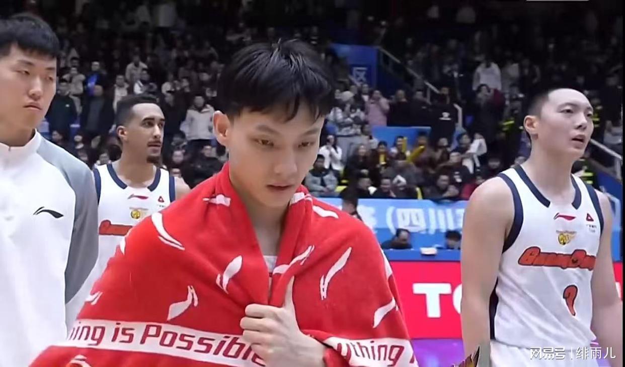 最新消息!CBA“暴力控卫”驰援杜锋,保送广东队躺进总决赛!